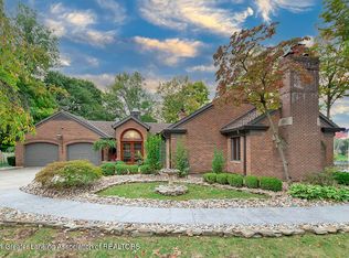 3315 Moores River Dr, Lansing, MI 48911