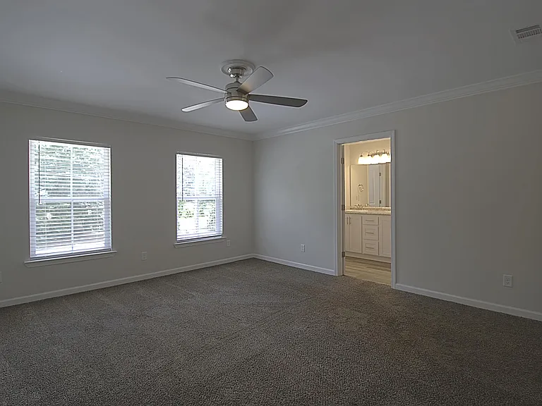 38 Griffin Rd — Photo 13
