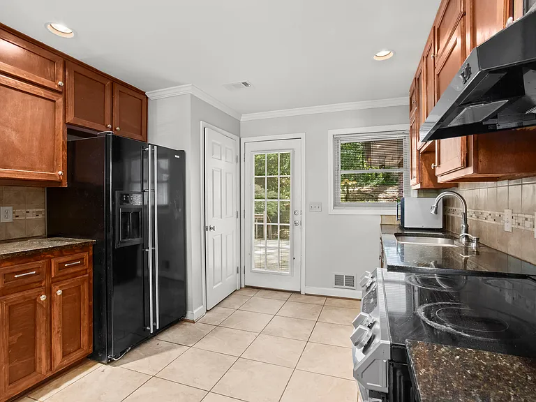 1447 Southland Vista Ct NE — Photo 9