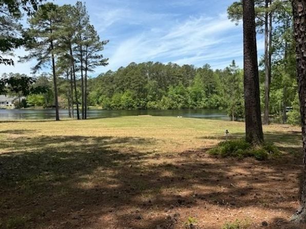 305 Lakewood Dr, Aberdeen, NC 28315
