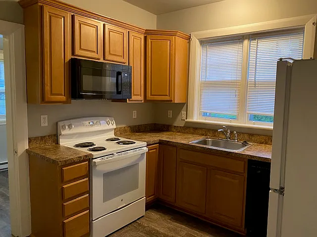 121 Sharpless St — Photo 8