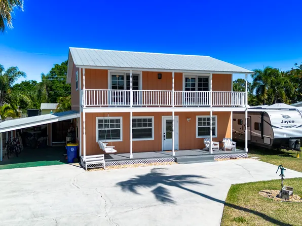 3083 SW Berry Avenue, Palm City, FL 34990