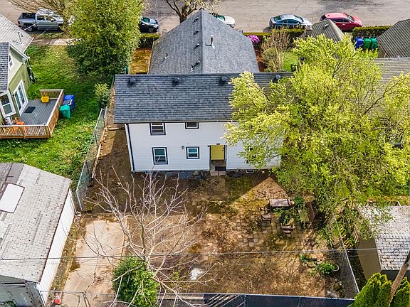 4th image of 4313 N Kerby Ave