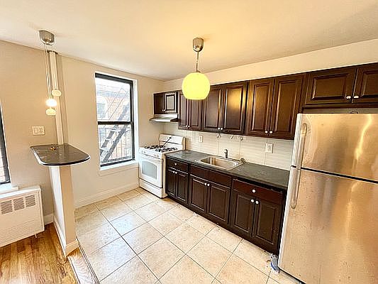 4th image of 585 E 21st St APT 4F