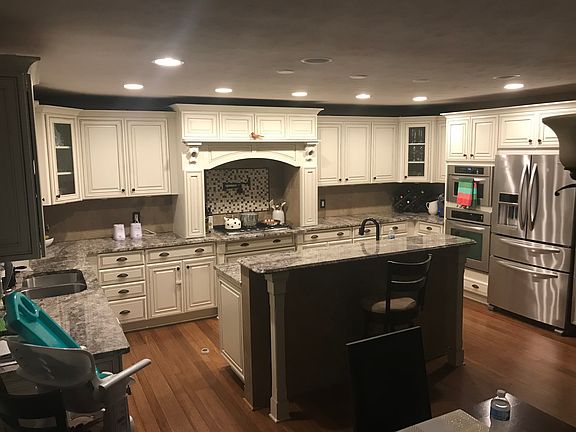 3rd image of 522 Barberry Ave