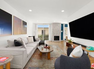 7300 Franklin Ave APT 554, Los Angeles, CA 90046