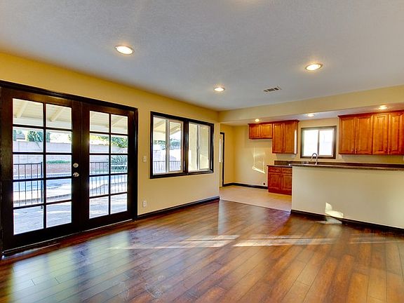 4th image of 9735 Gothic Ave