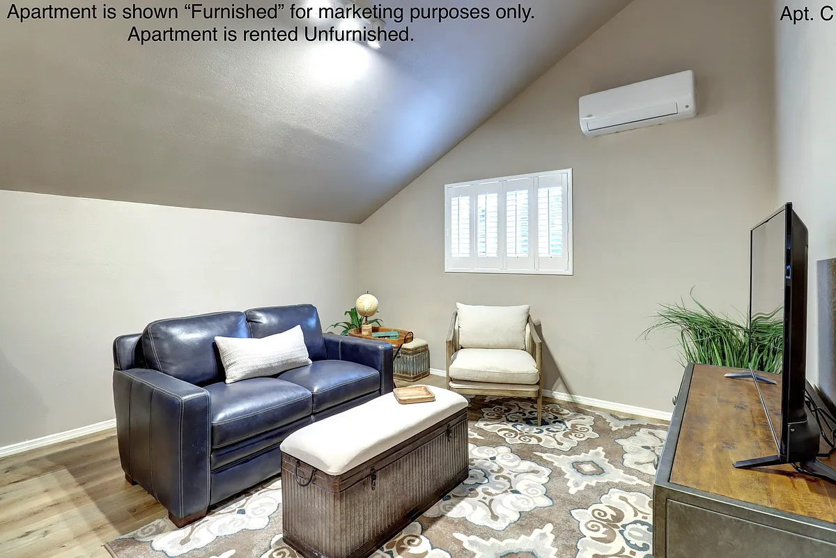 Building Photo - 109 N Pleasant St #C