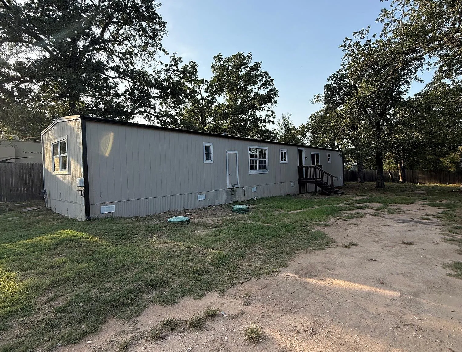 3 bed, 2.0 bath, 1064 sqft, $1,600 — Photo 1