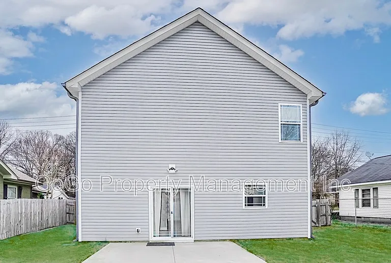 206 Snow St — Photo 17