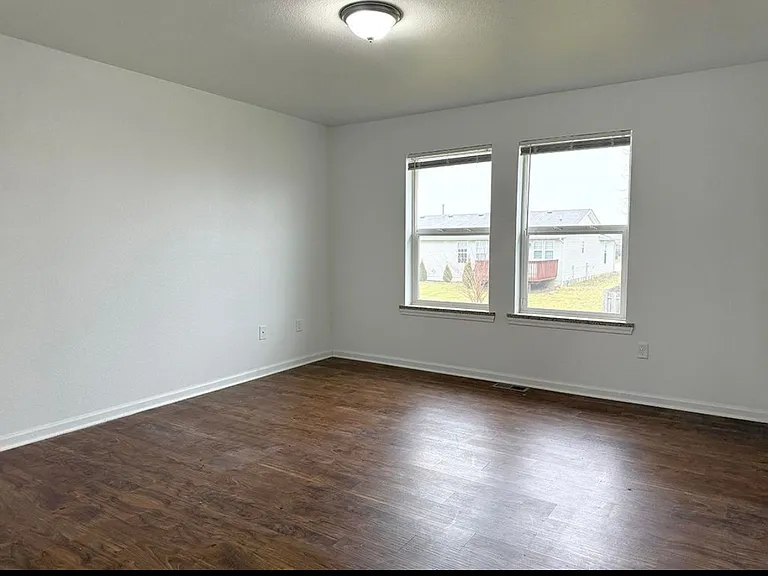 3064 Huntington Dr — Photo 10