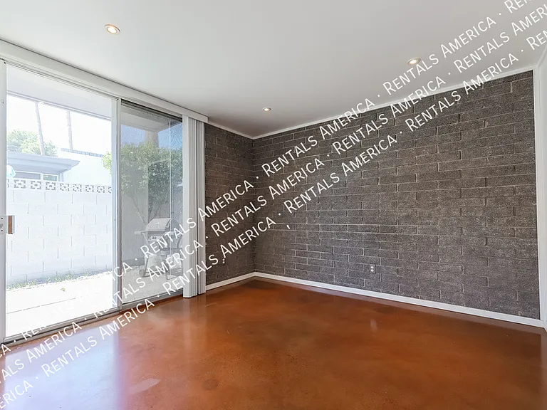 4202 N 38th St #8 — Photo 14