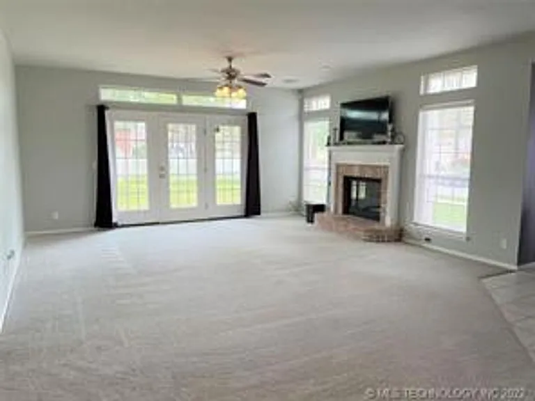 13609 E 90th Ct N — Photo 15
