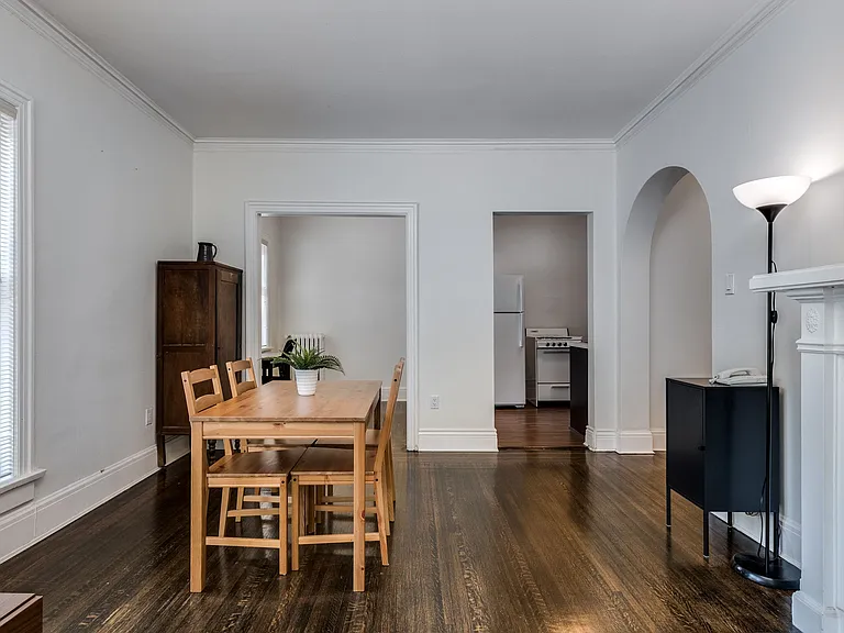 935 Jervis St — Photo 25