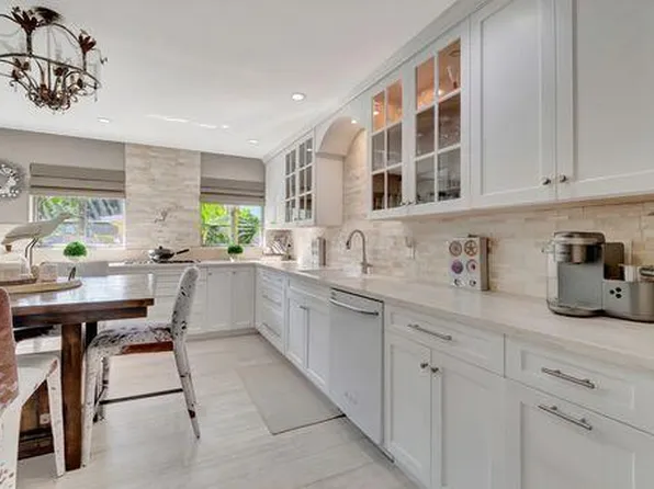 1007 N Lakeside Drive, Lake Worth Beach, FL 33460