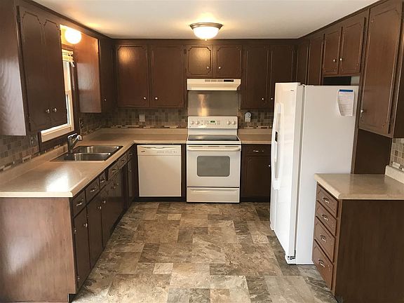 2nd image of 3090 Cactus Ave