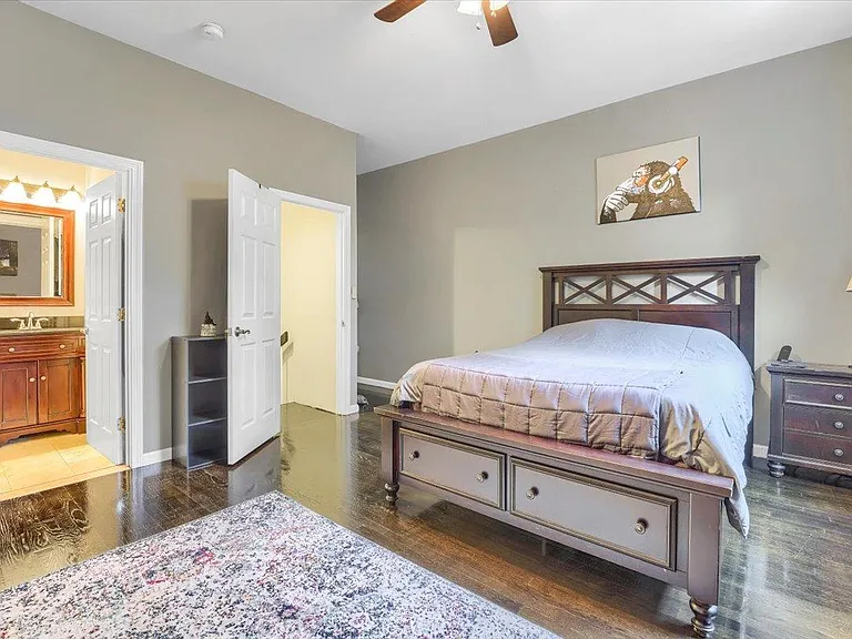 38 Pleasant St #4 — Photo 14