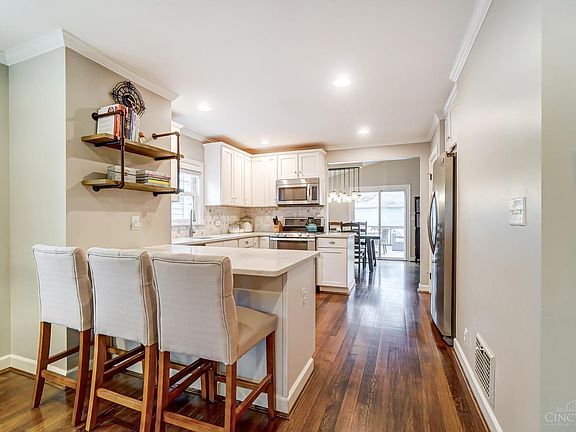 4th image of 4011 Rowan Hill Dr