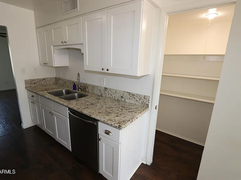 6624 S Palm Dr — Photo 13