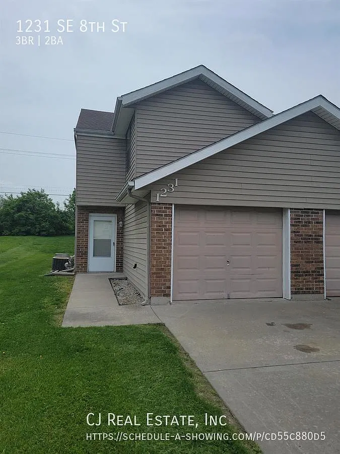 3 bed, 1.5 bath, $1,625 — Photo 1