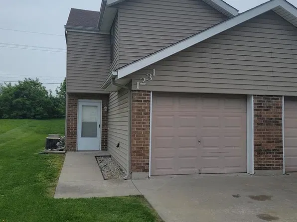 1231 SE 8th St, Lees Summit, MO 64063