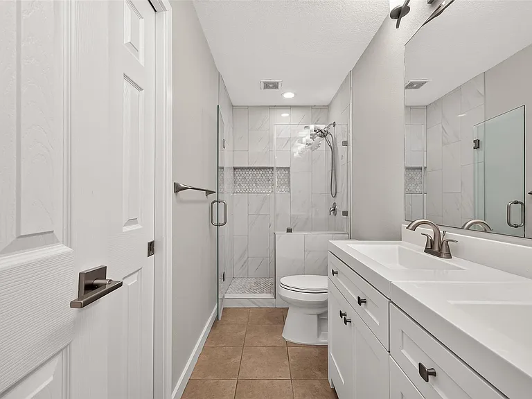 12930 Kimberley Ln — Photo 46