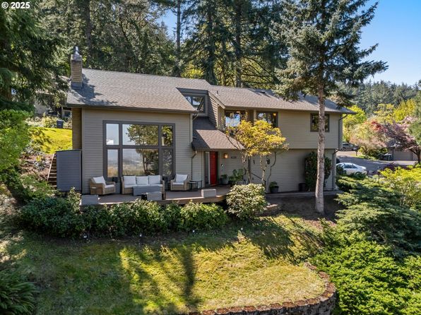 626 Startouch Dr, Eugene, OR 97405