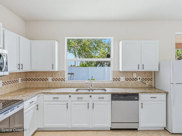 3747 Mount Carmel Ln — Photo 4