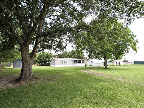 4th image of 1100 County Road 284