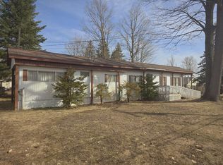 124 Victory Rd, Houghton Lake, MI 48629