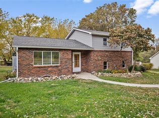 2215 Hunter Rd, Trenton, MO 64683