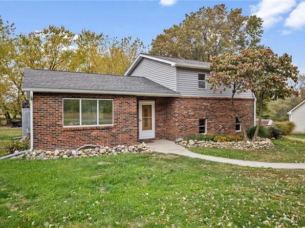 2215 Hunter Rd, Trenton, MO 64683