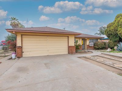 12812 Clyde Ave, Orosi, CA, 93647