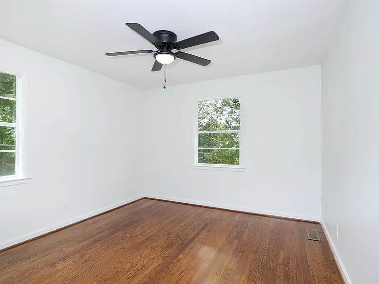 724 Rose Dr — Photo 22