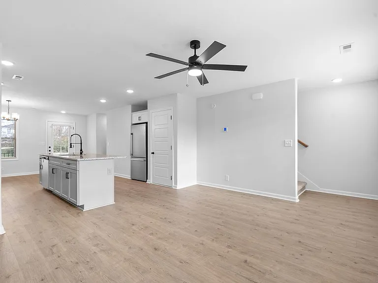 700 Crossland Ave — Photo 13