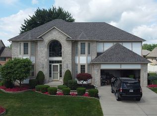 53721 Hubs Ln, Chesterfield, MI 48051