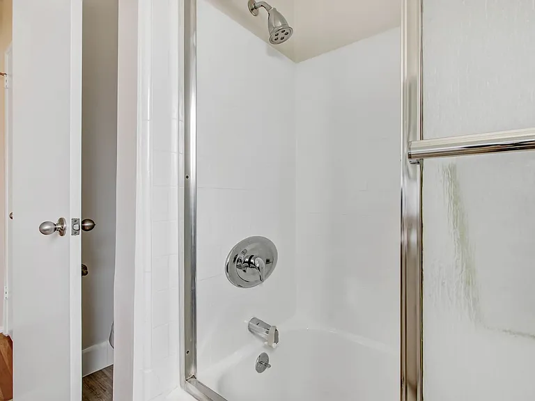 1011 19th Street in Santa Monica - North of Wilshire Blvd! — Photo 12