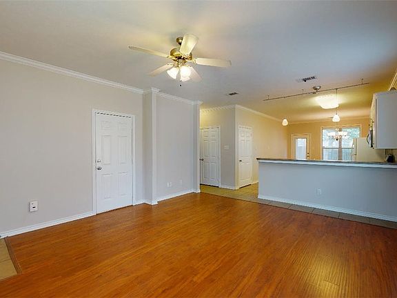 2nd image of 125 Richards St