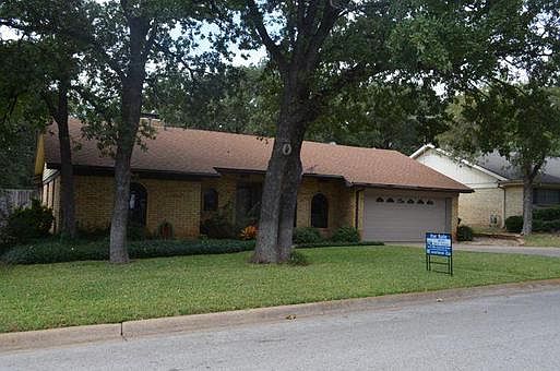 2nd image of 413 Twin Creek Dr