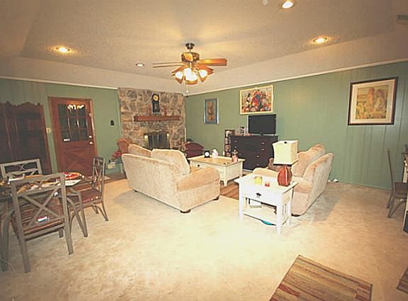3rd image of 3242 Heritage Ln