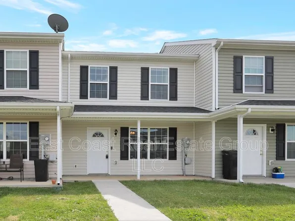 17 Original Ln, Inwood, WV 25428