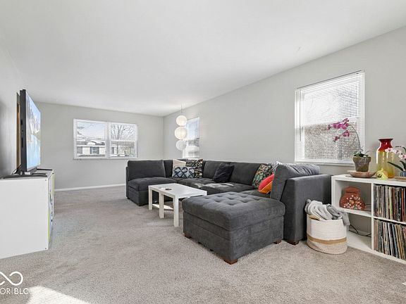 2nd image of 8072 Dartmouth Rd