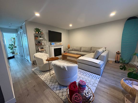 3rd image of 2221 Felspar St #B