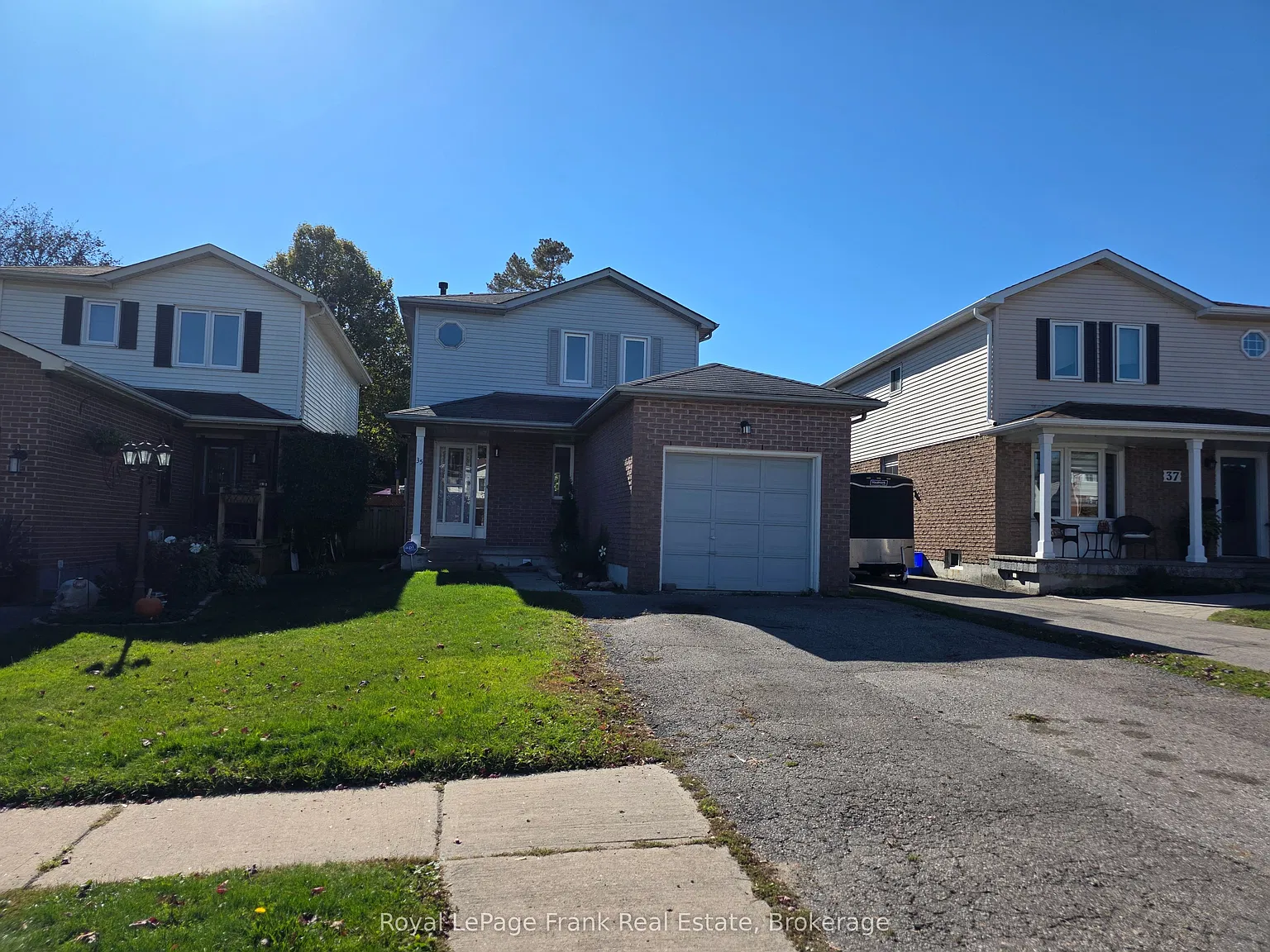3 bed, $2,700 — Photo 2