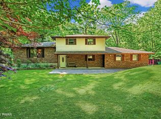 142 Foxcroft Dr, Milford, PA 18337