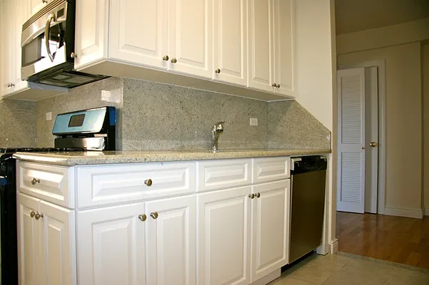 Rented by Michael K Namm Associates | media 21