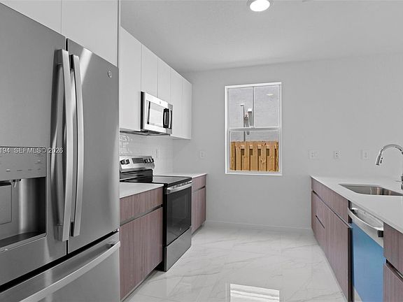 3rd image of 27350 SW 133rd Path