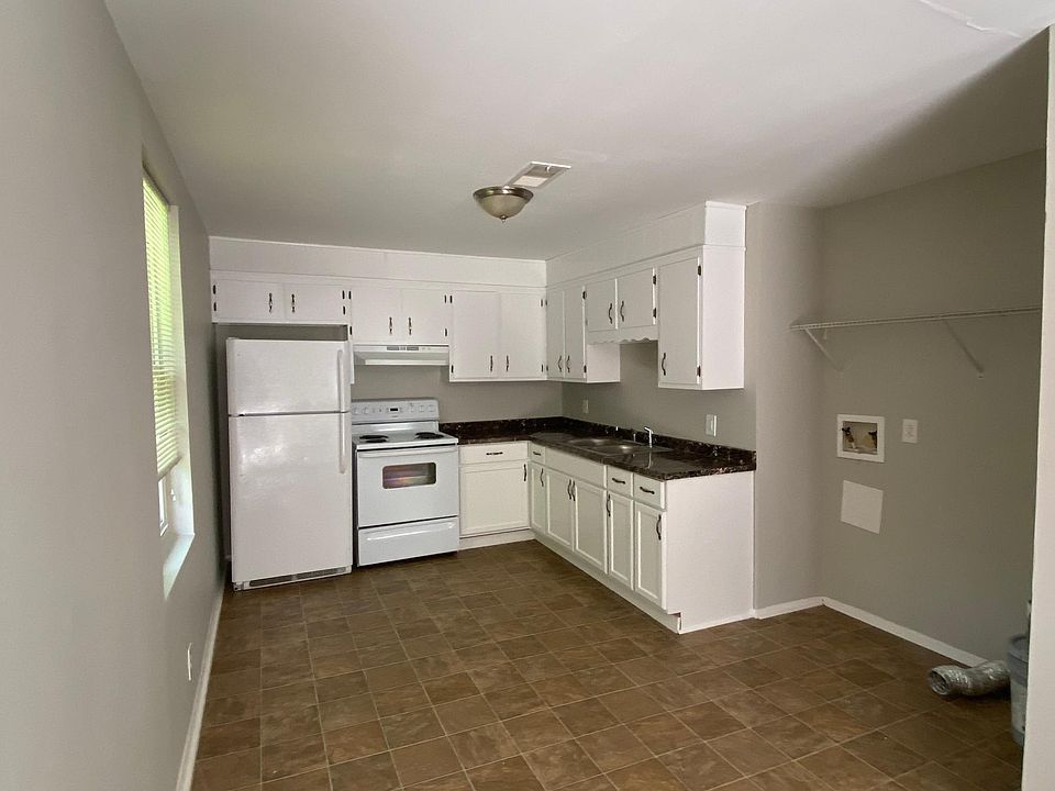 Spacious kitchen