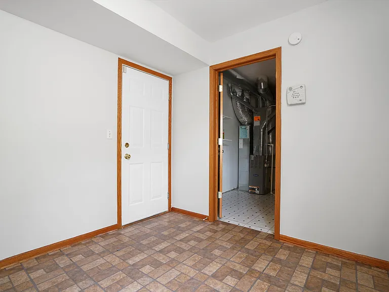 2304 Hudson Cir — Photo 23
