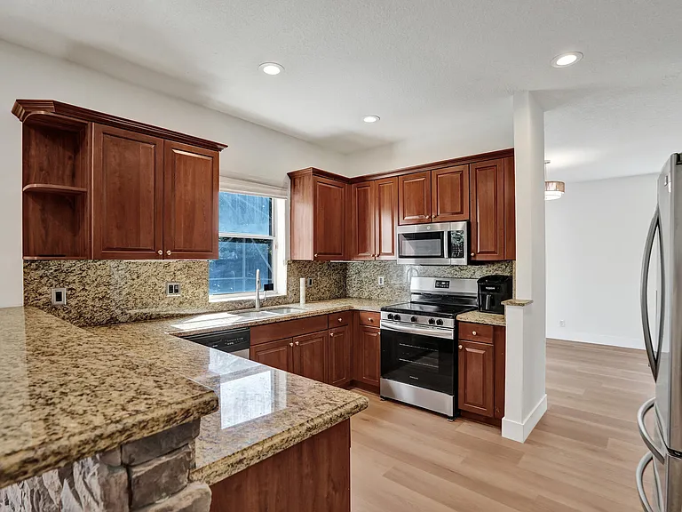 4214 NW 38th Dr — Photo 5